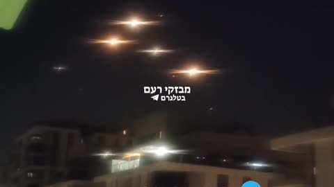 🇮🇷🇮🇱 Iranian missiles over Israel filmed from Syria. 🚀 And Iranian missiles hitting Haifa.