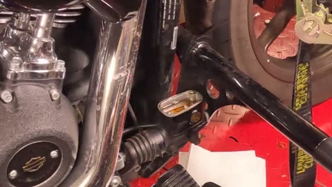 Flush the brake fluid on an ABS Harley M8 Softail - Lowrider ST