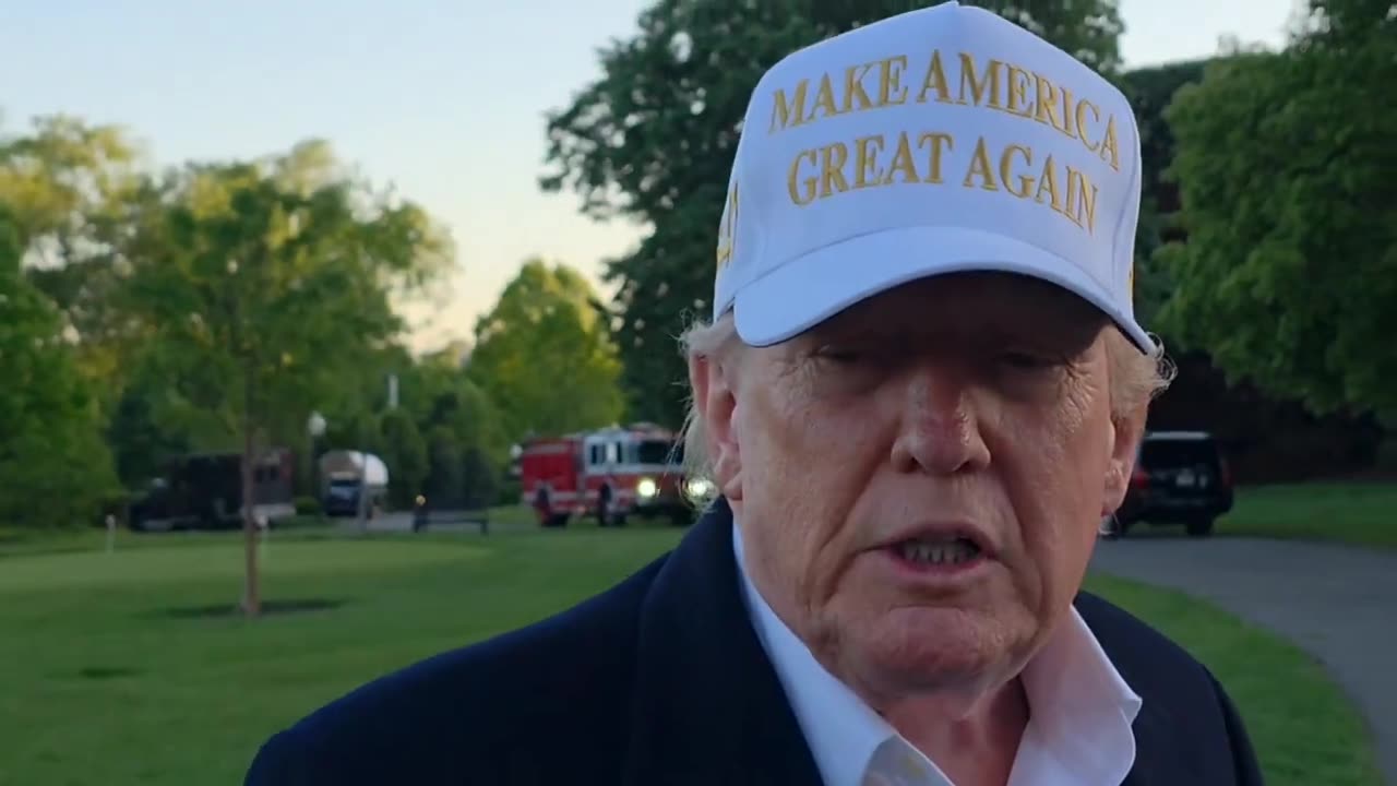 Trump; Seconds after stepping off Marine One