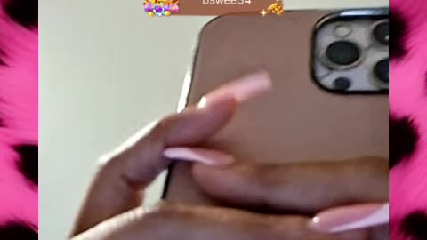 - B🔑 ; TALKING SHIT TO HER HATERS !
