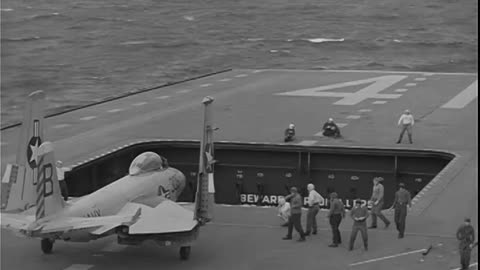 F9F-6's & S2F's IN ASW EXERCI... - F9F-6's & S2F's IN ASW EXERCISES ABOARD USS MIDWAY - 428-npc-1165