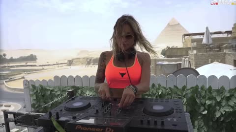 Guzova - Live from the Pyramid / Melodic Techno & Progressive House