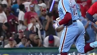 The moment Kyle Schwarber joined the 4-homer game club 💪