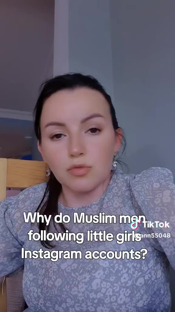 Mus1im P*dos Following Little Girls