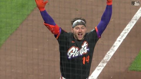 Patrick Bailey dejó tendido al rival con HR dentro del campo