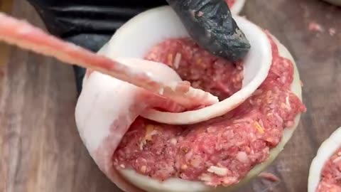 Burger stuffed onion rings