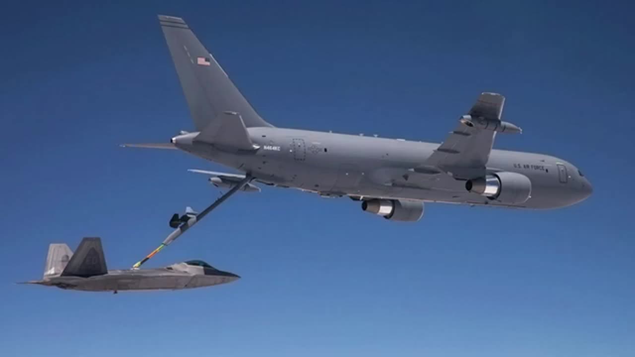 ATC Audio: KC-46 FELL81 boom detached while on a F-22 refueling mission
