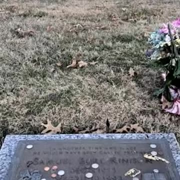 FAMOUS GRAVES - VOL. 99: SAM KINISON