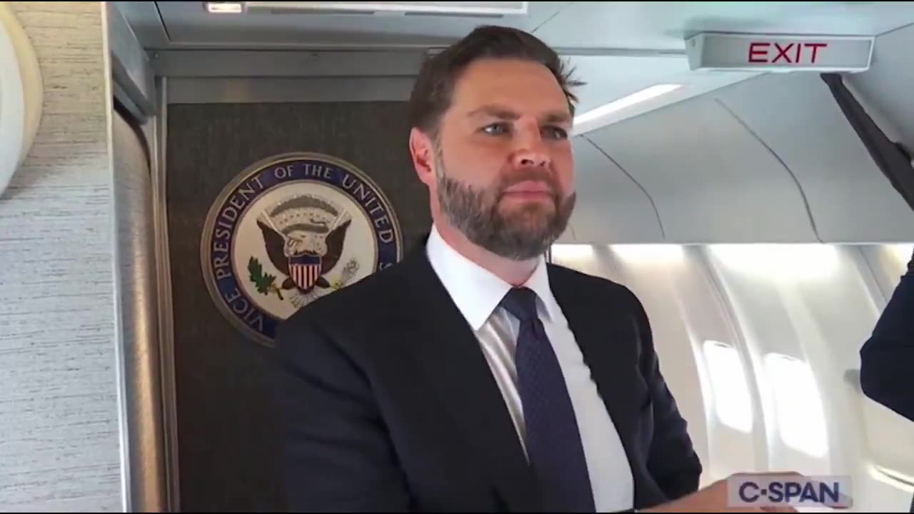JD VANCE: “This is not child's play"