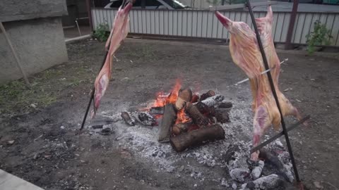 МЯСО БАРАНА НА КОСТРЕ