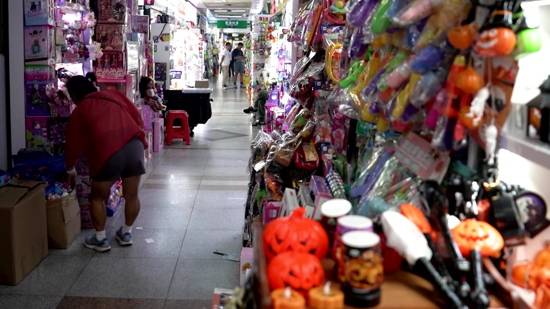 Chinas Halloween wholesalers feel ghosted despite tariff truce
