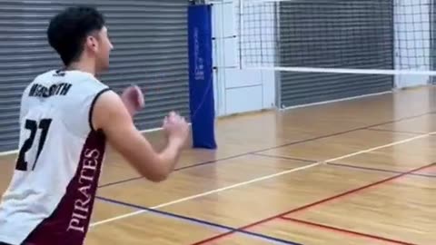 Men smashing the ball over a women’s volleyball net!😂 Did you know the nets are different heights?🏐🤔