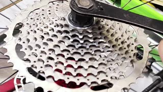 How to install a cassette on a bicycle.