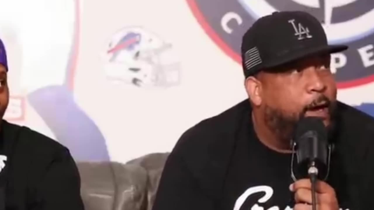 Tyreek Hill’s problem is Miami! 🤣