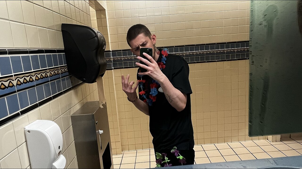 Homeless streamer !DISCORD