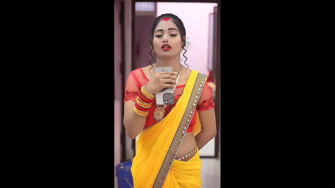 पर चूहे को मैडम हमारे ही तो नीची आएंगी 😄😂