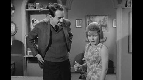 The Patty Duke Show - S01E15 - The Christmas Present - 1963 - HD