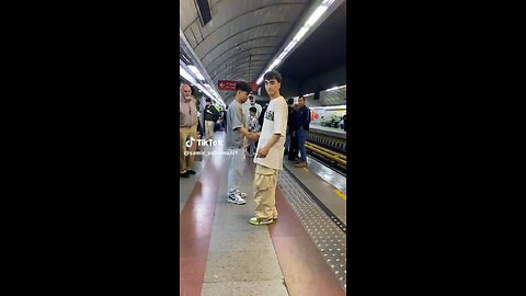 حرکت نمایشی