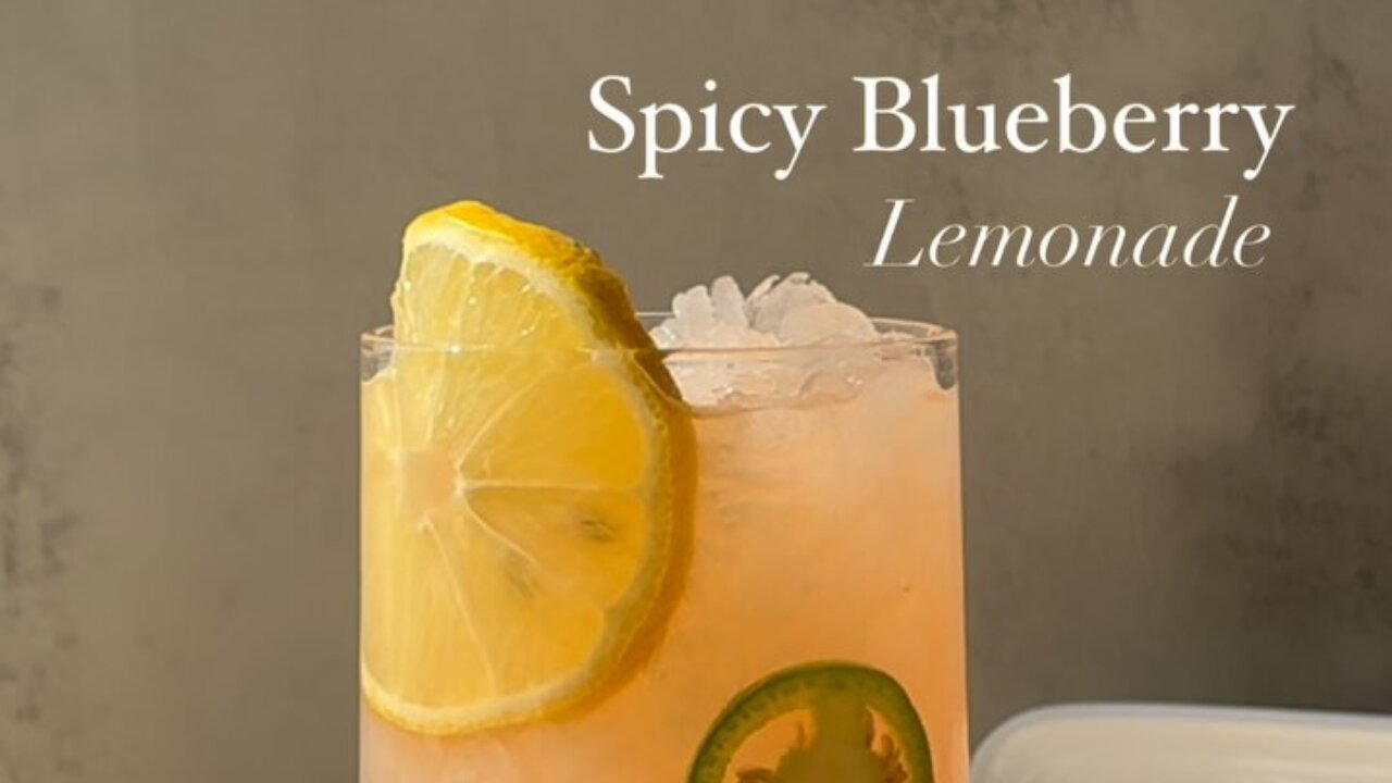 COCKTAIL SPICY BLUEBERRY LEMONADE
