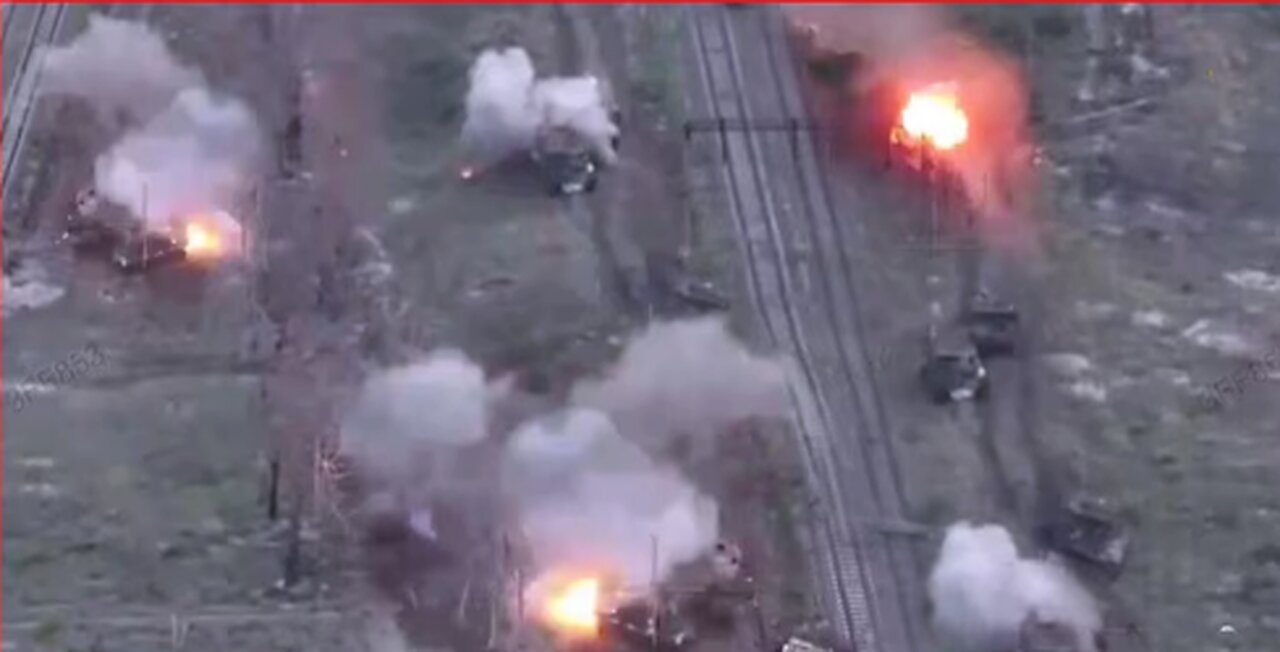 Video shows the strike on a Russian military convoy launching attack in Kupyansk direction