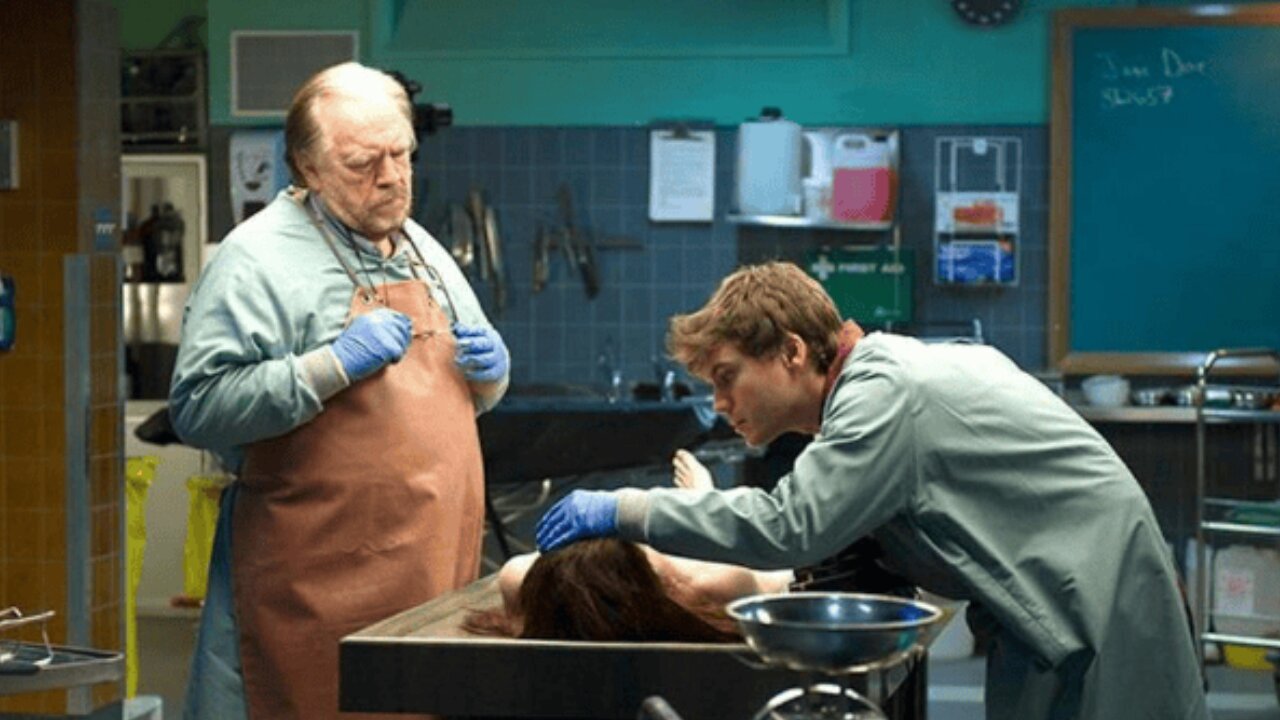 This strange girl wakes up during her own autopsy: The Autopsy of Jane Doe