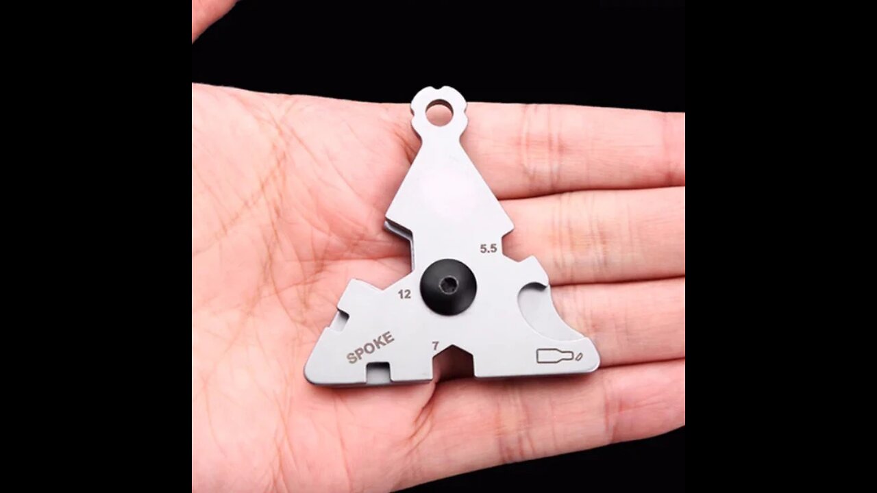 Multifunctional EDC Combination Tool Keychain