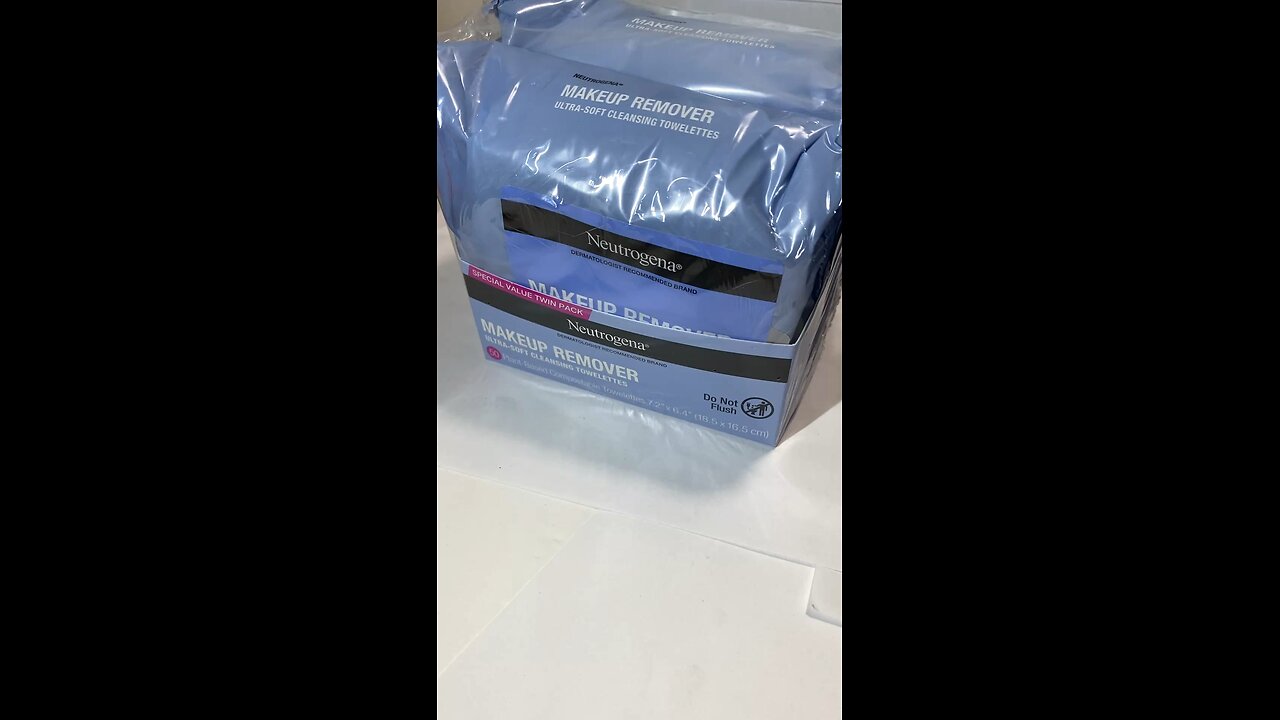 Mini-Vlog: Stop & Shop: 2-Packs of Neutrogena Makeup Remover Wipes (2 Different Packs) for Women