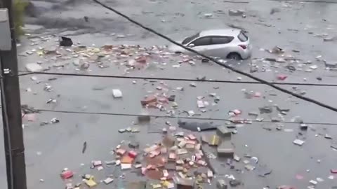 台湾・花蓮で津波のような泥濘洪水が続く ― 3,000人以上が避難、被害は依然として深刻