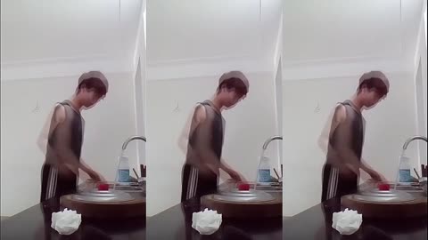 Cậu này thật đẹp trai 403