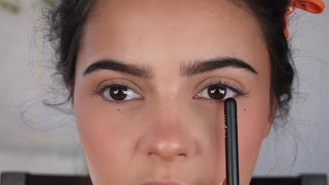 THE BEST MAKEUP FOR SMALL EYES