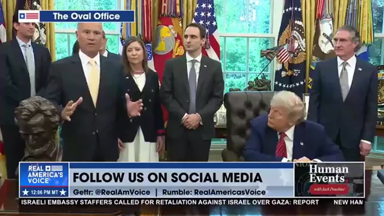 Real America's Voice (RAV) : Full @potus signing Executive Orders and presser.