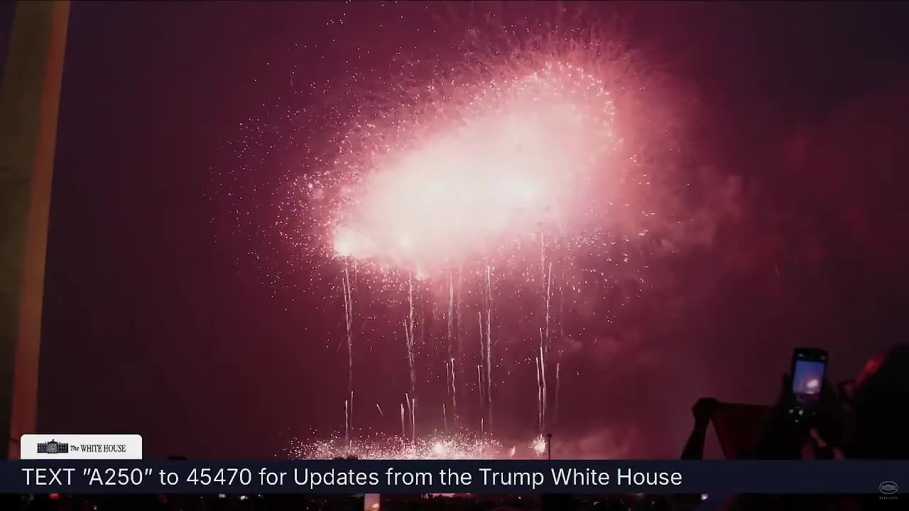 The GRAND FINALE in D.C. lit up the sky over the White House