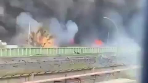 Numerous explosions at burning warehouse in Hamburg Germany