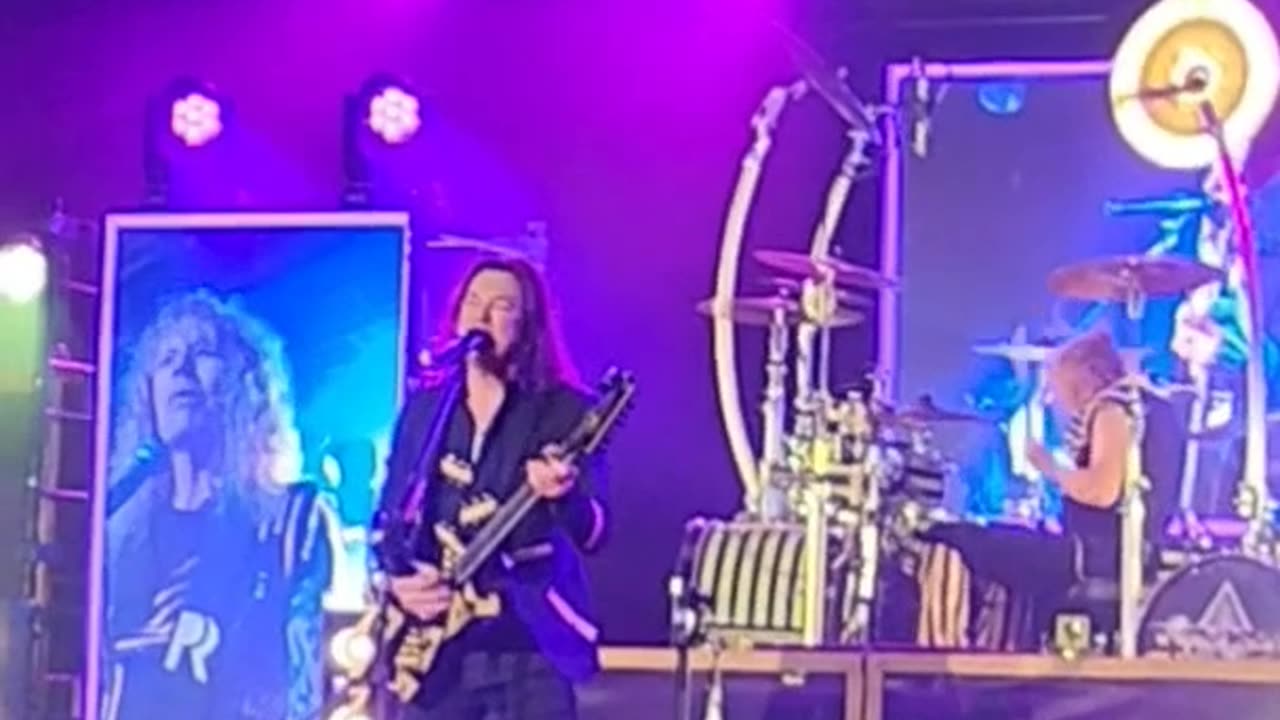 Stryper ( live)