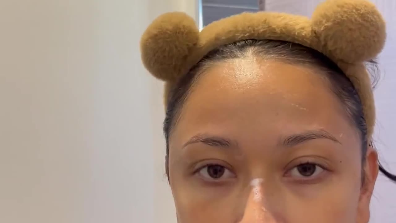 ✨ Refresh Your Skin with COSRX Low pH Cleanser – Gentle Yet Powerful! ✨