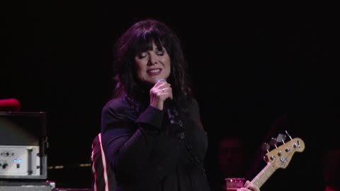 Sweet Darlin' with The Royal Philharmonic Orchestra - Heart (live)