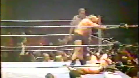 WWF MSG Oct 19 1981 **Bob Backlund vs Greg Valentine**