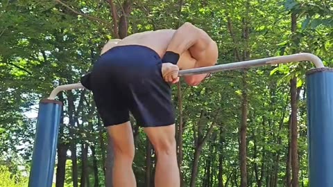 No Excuses: He Trains Like a Warrior In Public