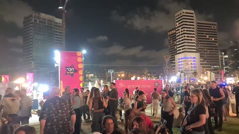 להקה שרה מנגנת-גן צ'ארלס קלור ת"א,פסטיבל האוכל.2025.05.22