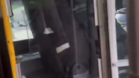 This black woman refuses to pay for the bus