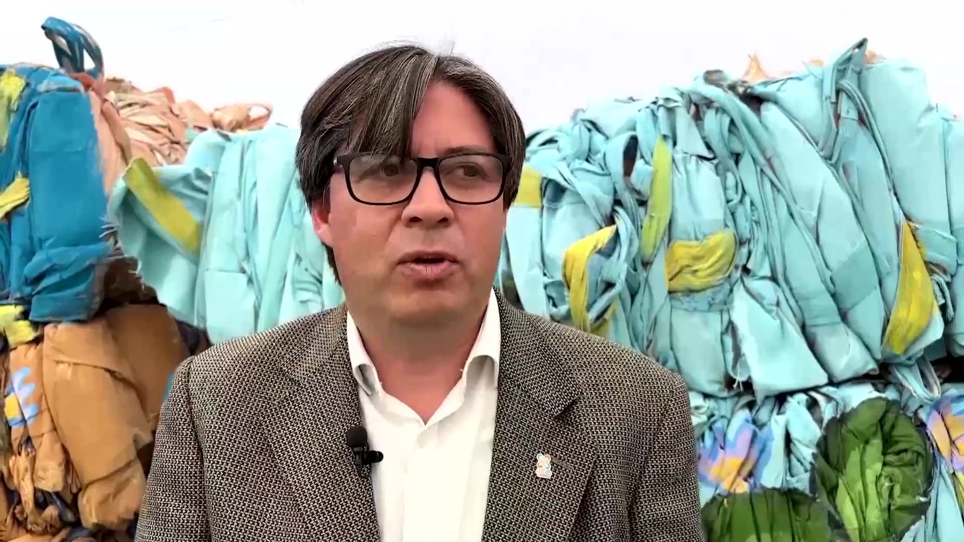 Chilean recycling project turns plastic waste into pallets