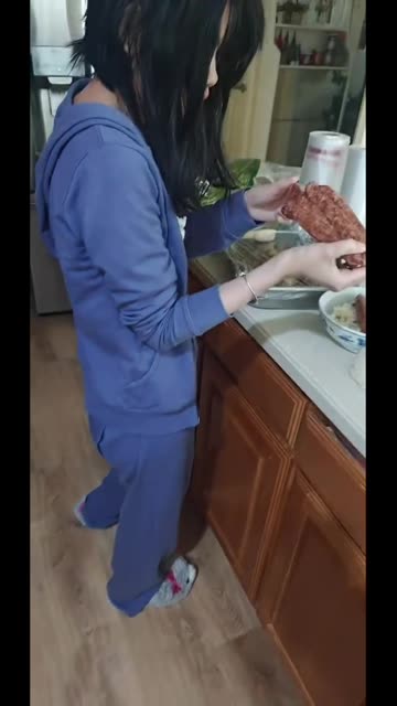 Funny Home Cooking Moment | Wife Cooking Sausages 🍳😂 | PG-13 Comedy Short #sausage #foodie #home