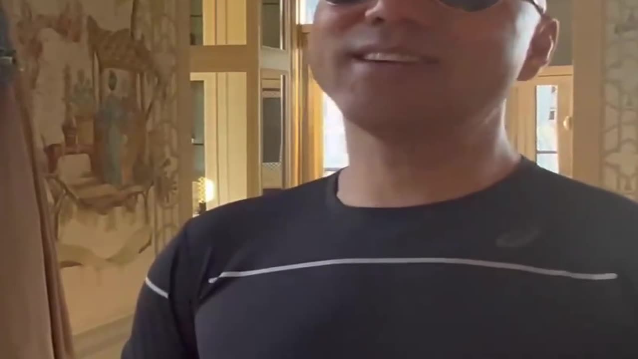 20221027文贵先生GETTR¹: #外交战:美国外交很不成熟、官僚,情报外交4年或8年换一次,造成不确定不稳定。但共产党六七十年政策关系人脉延续,蓝金黄延续,美国佬干不过老共!