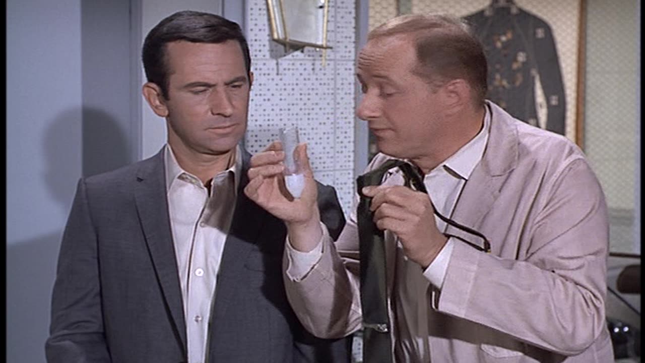 Superagente 86 - T01E15 - Sobrevive el más Gordo (1965)