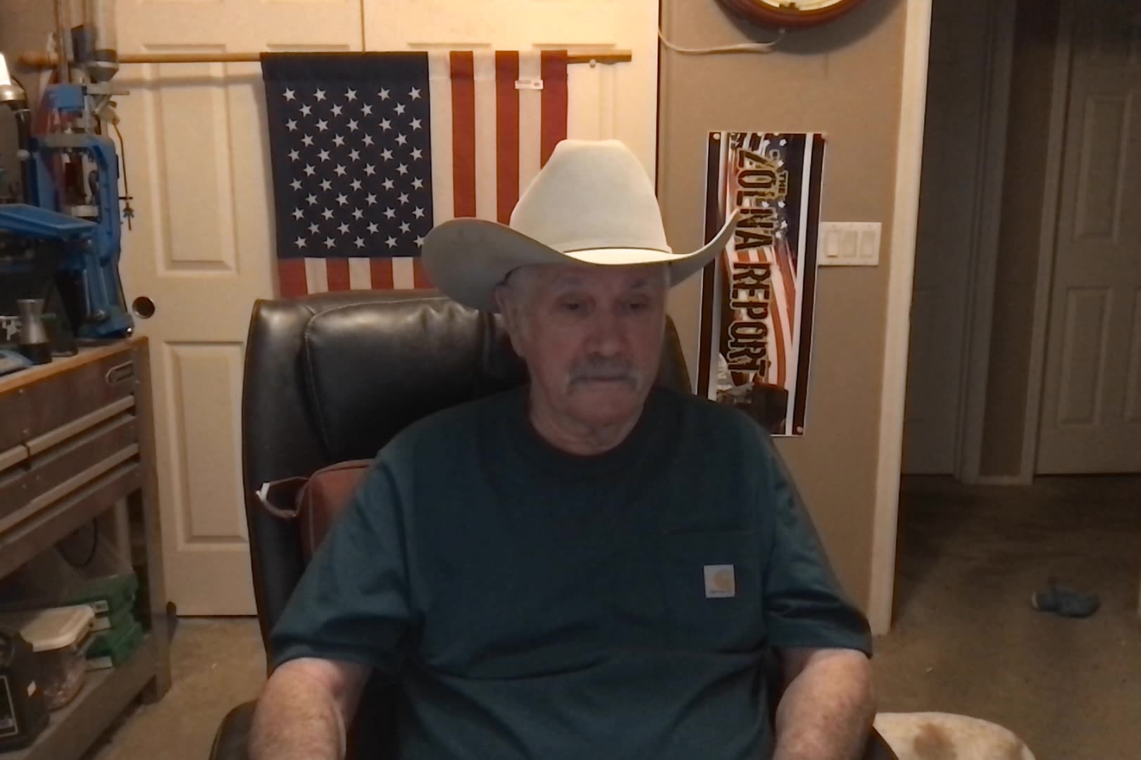 Lawrence ODonnell,Trump Looks Away, As Man Collapses In The Oval Office!