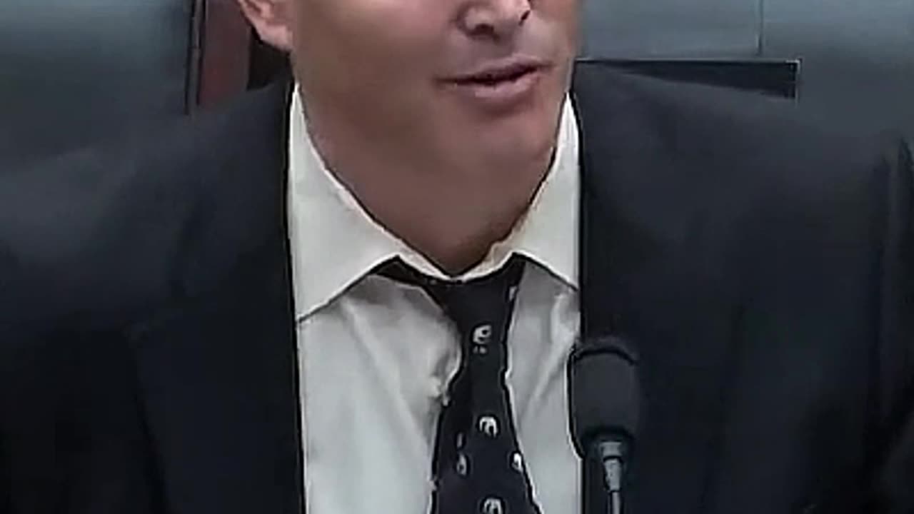 Congressman Lee grills Taibbi on AI censorship’s impact on political bias!