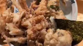 Japan’s Biggest Tempura Bowl?! 🍤😲 Massive Tendon at Tempura Makino Osaka!