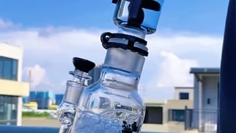 Tall, cool, and built to impress❄️💨 18.5" Freezable Coil Bong #420