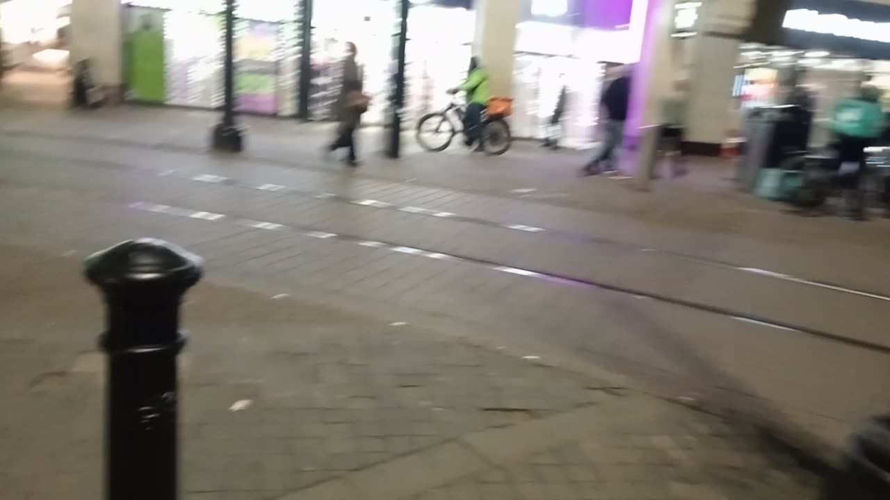 Walkie Talkie: Research before joining social cliques