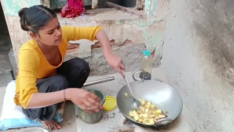 Homemade Potato Veggie Curry & Hot Rotis – Ultimate Comfort Food!